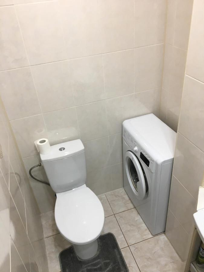 Rent Apartment In The Center Of Černihiv Esterno foto